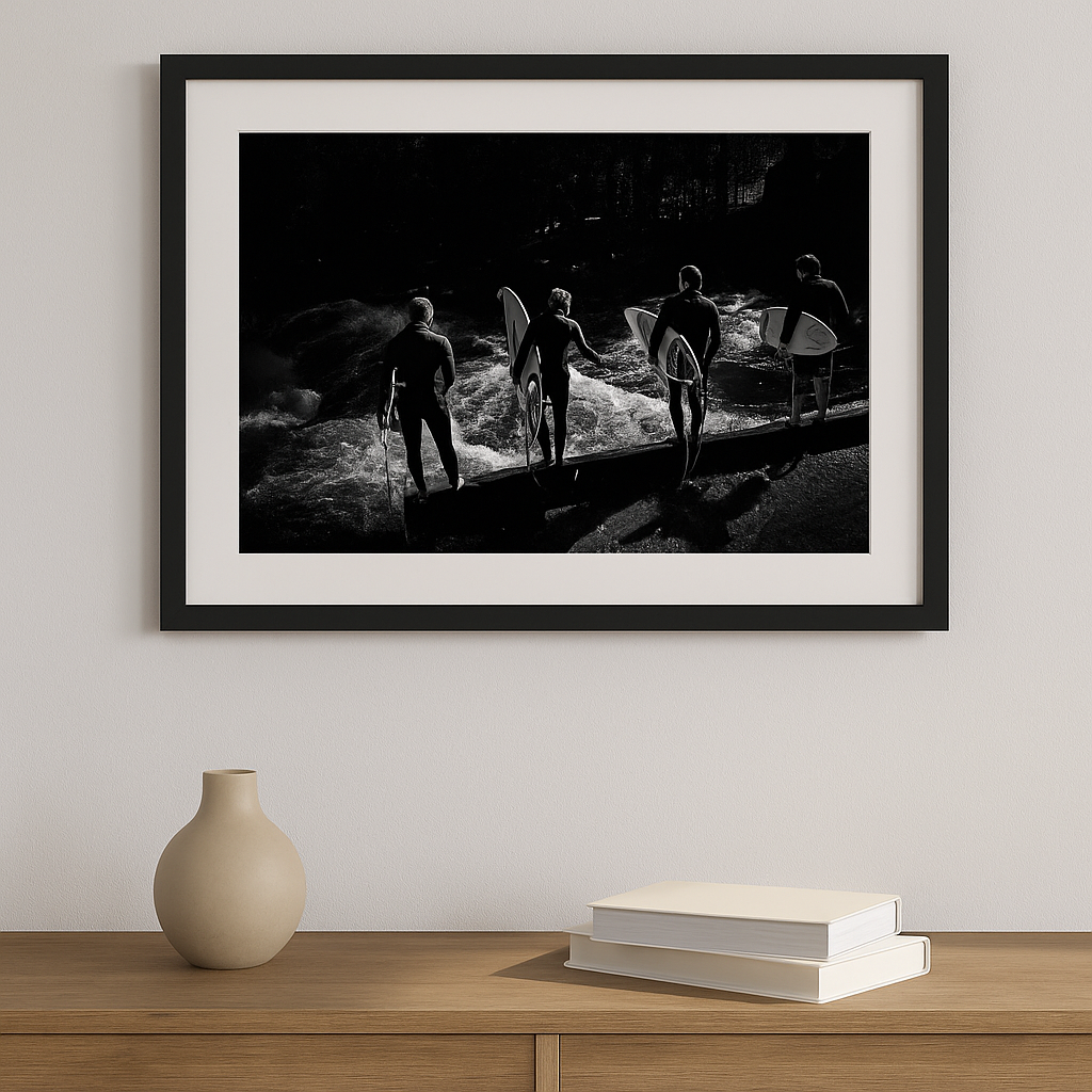 The Wait Before the Wave – Eisbach Surf Photography Print | Munich Adventure Wall Art